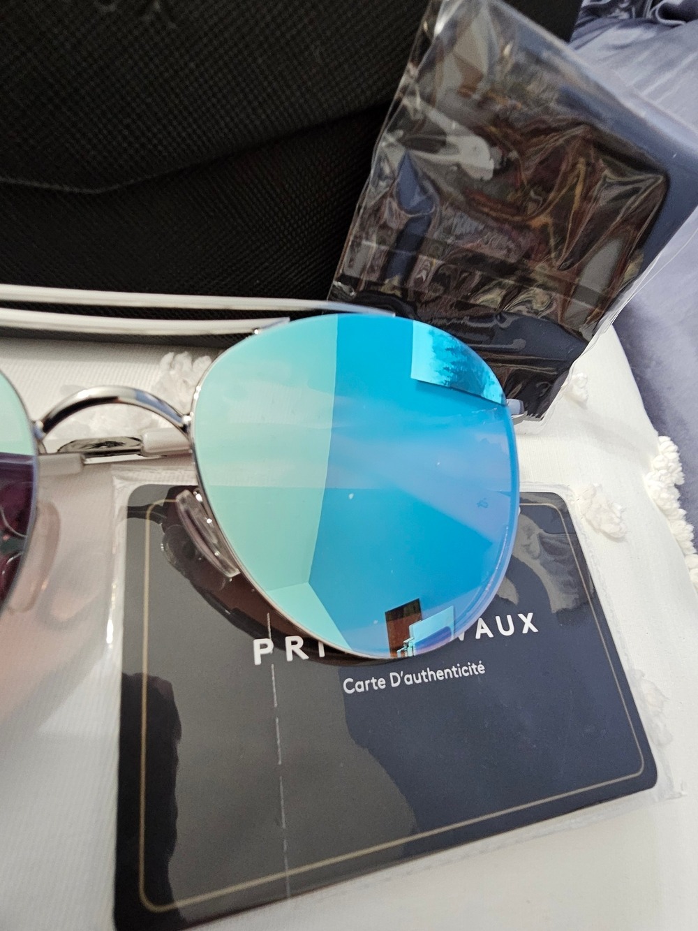 Privé Revaux Women’s Aviator Sunglasses Blue Mirrored Lenses + Case - Picture 3 of 11